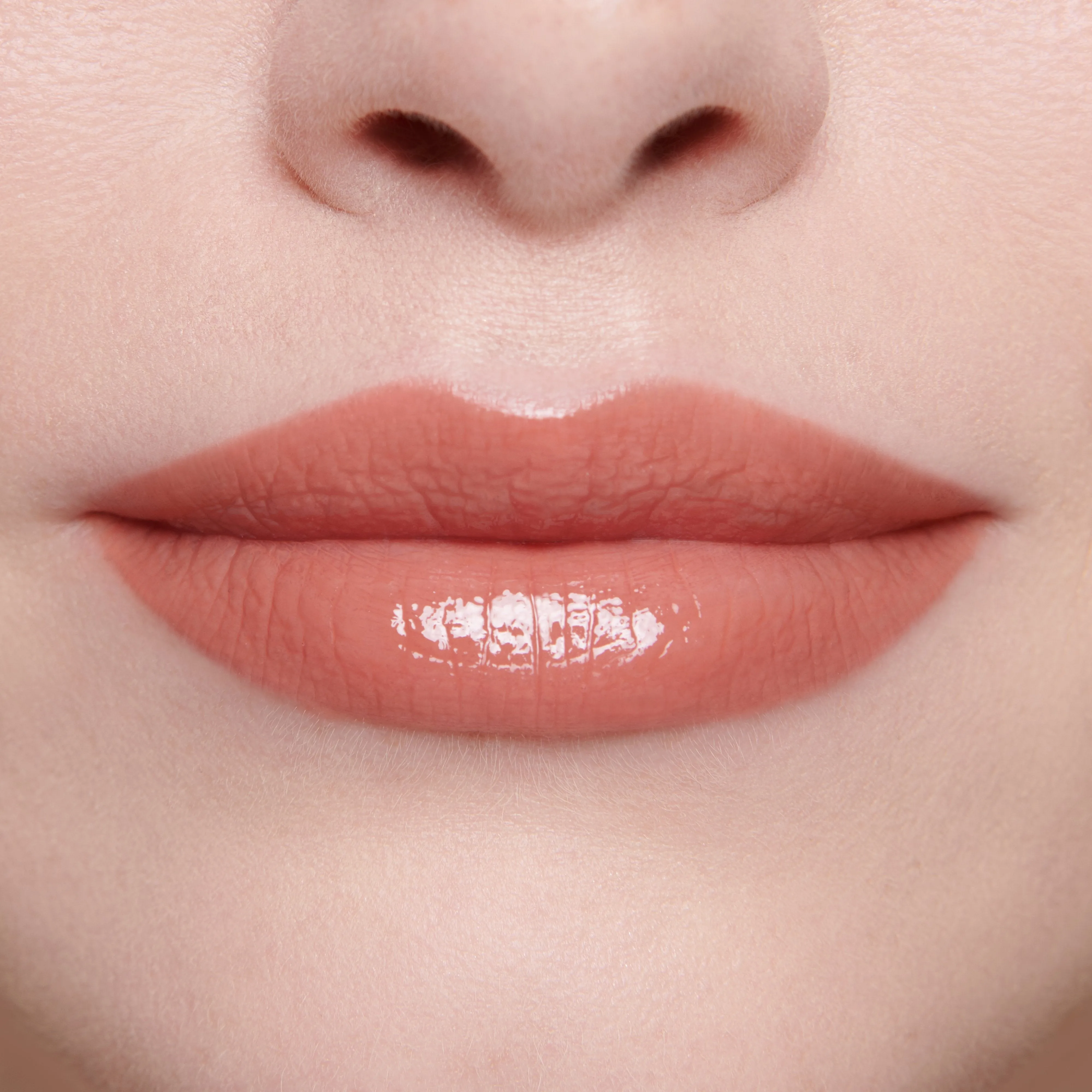 Affair (Gloss Embrace Lip Gloss)